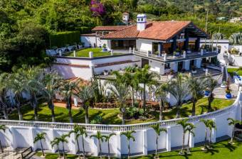 Venta propiedad con 2 mansiones y hermosas vistas