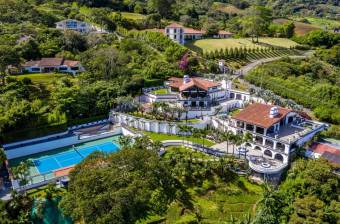 Venta propiedad con 2 mansiones y hermosas vistas