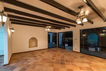 Venta propiedad con 2 mansiones y hermosas vistas