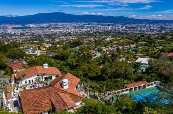 Venta propiedad con 2 mansiones y hermosas vistas