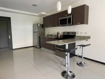 Se alquila apartamento en Santa Ana San José 26-915