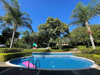 Se alquila apartamento en Santa Ana San José 26-915