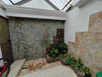 Alquiler de casa amplia para uso residencial o comercial #26-1899 GS