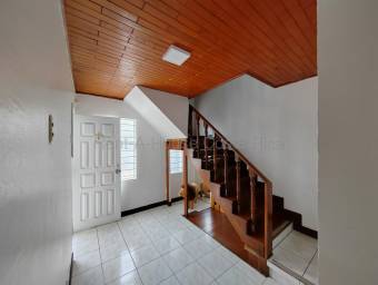 Alquiler de casa amplia para uso residencial o comercial #26-1899 GS