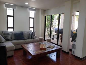 Se alquila casa en Piedades Santa Ana 26-1274