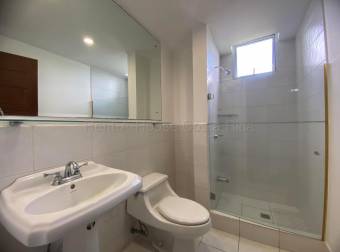 Alquiler de Apartamento Completamente Amoblado en Pozos de Santa Ana 26-1929