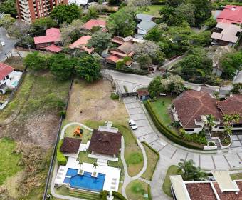Lote de 800 m2 a la venta en condominio en Escazú