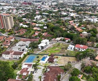 Lote de 800 m2 a la venta en condominio en Escazú