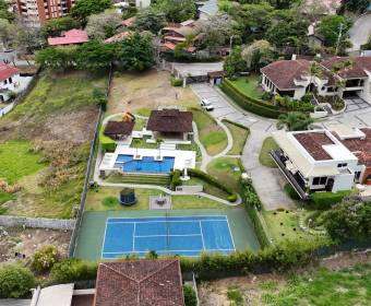 Lote de 800 m2 a la venta en condominio en Escazú