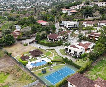 Lote de 800 m2 a la venta en condominio en Escazú