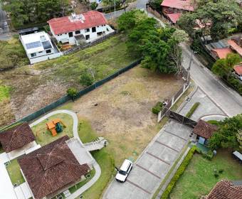 Lote de 800 m2 a la venta en condominio en Escazú