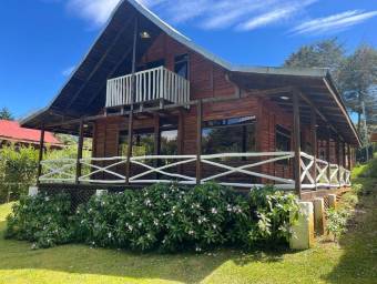 VENTA DE CABAÑA EN EL JARDIN DE DOTA 