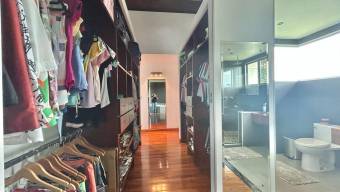 Venta Casa de Lujo en La Guácima de Alajuela. RAH 26-207