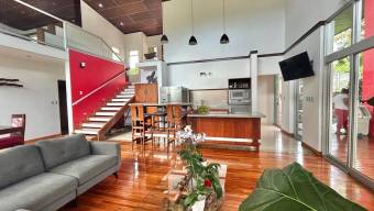 Venta Casa de Lujo en La Guácima de Alajuela. RAH 26-207