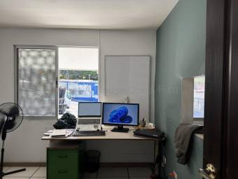 Terreno con Bodega Industrial en Heredia