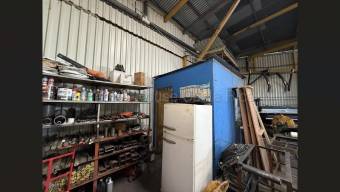 Terreno con Bodega Industrial en Heredia