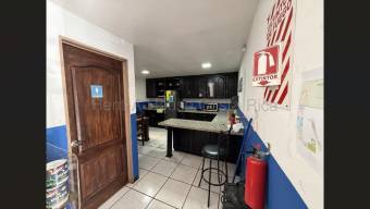 Terreno con Bodega Industrial en Heredia
