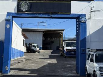 Terreno con Bodega Industrial en Heredia