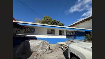 Terreno con Bodega Industrial en Heredia