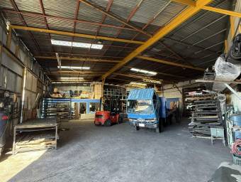Terreno con Bodega Industrial en Heredia