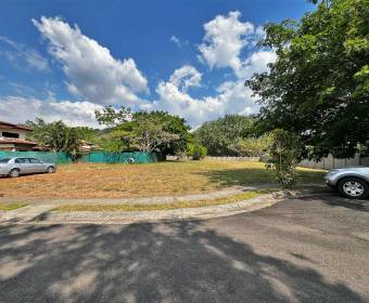 597 m2 lot for sale in the Veredas del Arroyo gated community in La Guacima, Alajuela.