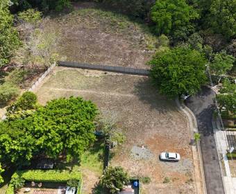 597 m2 lot for sale in the Veredas del Arroyo gated community in La Guacima, Alajuela.