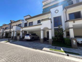 Casa en venta en condominio 3 habitaciones con terraza y amenidades premium #26-1600 GS