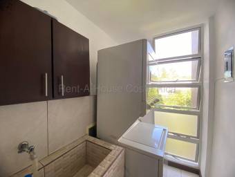 Se alquila apartamento en Pozos Santa Ana 26-1929