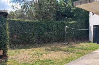 Venta Casa de 3 Niveles con Hermoso Paisaje y Ambiente Familiar #26-1812 GS