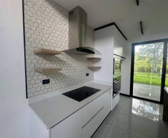 Casa moderna de una planta en venta en Condominio Las Mesetas dentro de Ciudad Hacienda Los Reyes