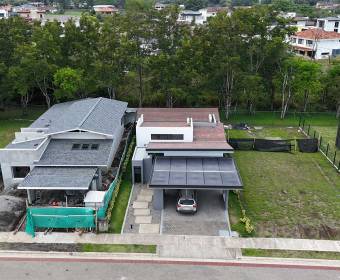 Casa moderna de una planta en venta en Condominio Las Mesetas dentro de Ciudad Hacienda Los Reyes
