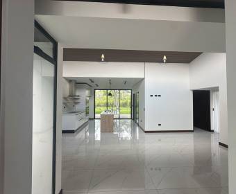Casa moderna de una planta en venta en Condominio Las Mesetas dentro de Ciudad Hacienda Los Reyes