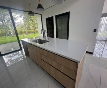 Casa moderna de una planta en venta en Condominio Las Mesetas dentro de Ciudad Hacienda Los Reyes