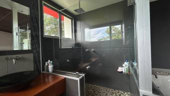 Venta Casa de Lujo en La Guácima de Alajuela. RAH 26-207