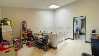 ALQUILER CASA RESIDENCIAL MORA COLON