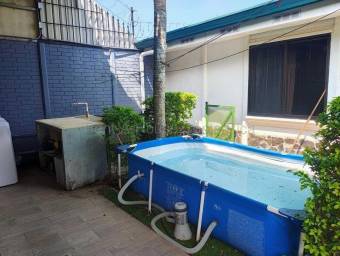 Casa en venta esquinera en Turrúcares con seguridad y 4 parqueos #26-1882 GS