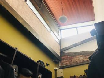 Se vende casa en Catedral San José 26-1130
