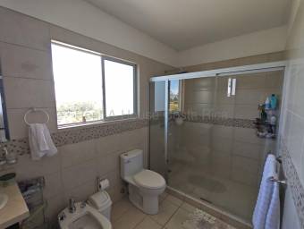 Venta casa moderna en condominio con patio amplio y vistas espectaculares #26-1886 GS