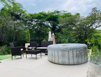 Venta quinta moderna con vista a montañas y gran terreno natural #26-1915 GS