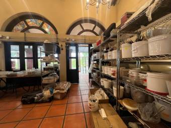 Edificio comercial en venta en Heredia ideal para restaurante y eventos #26-745 GS