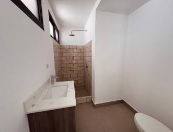 Se alquila apartamento en Escazú San José 26-1240