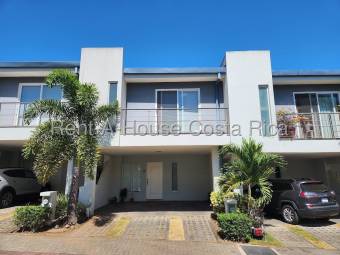 Se alquila casa en Brasil Santa Ana 26-1439
