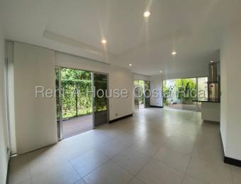 Se alquila casa en Piedades Santa Ana 26-1471