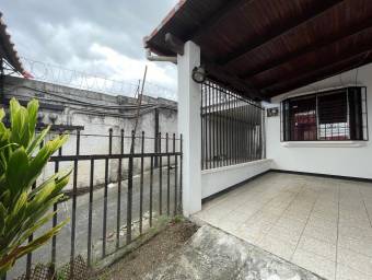 Venta de propiedad con 4 apartamentos y uso mixto #26-1912 GS