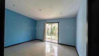 Casa en venta en Mata de Plátano con vista verde y espacio para 4 vehículos #26-1542 GS