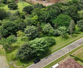 Lote de 881 m2 a la venta en Condominio Las Vueltas, Ciudad Hacienda Los Reyes, La Guacima.