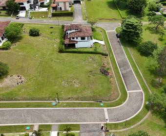Lote de 881 m2 a la venta en Condominio Las Vueltas, Ciudad Hacienda Los Reyes, La Guacima.