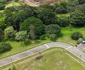 Lote de 881 m2 a la venta en Condominio Las Vueltas, Ciudad Hacienda Los Reyes, La Guacima.