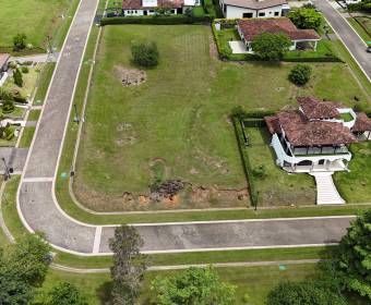 Lote de 881 m2 a la venta en Condominio Las Vueltas, Ciudad Hacienda Los Reyes, La Guacima.
