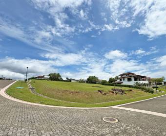 Lote de 881 m2 a la venta en Condominio Las Vueltas, Ciudad Hacienda Los Reyes, La Guacima.